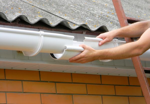 Cost of Gutter Hanging in Birmingham